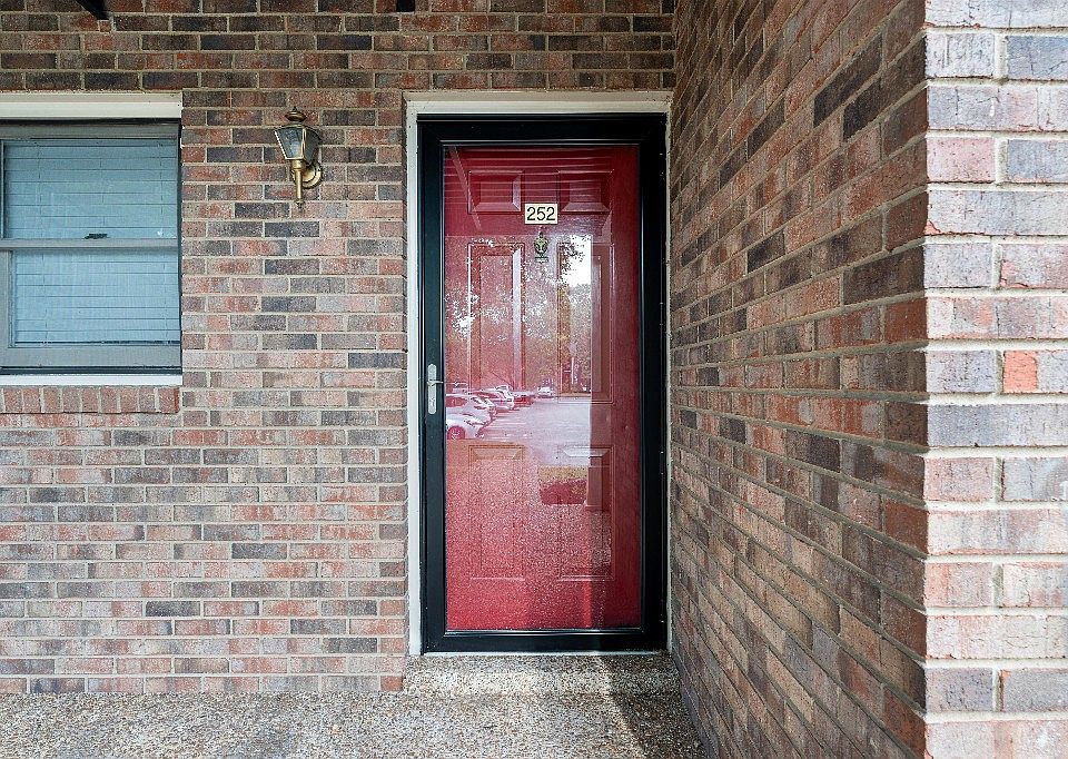 1st image of 252 Westfield Dr
