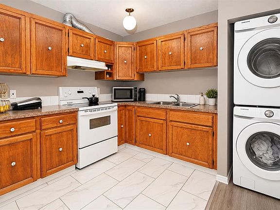 4th image of 3341 E Doverthorn Rd SE