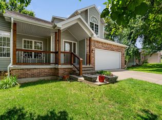 1902 Mary Ellen Dr, Columbia, MO 65202