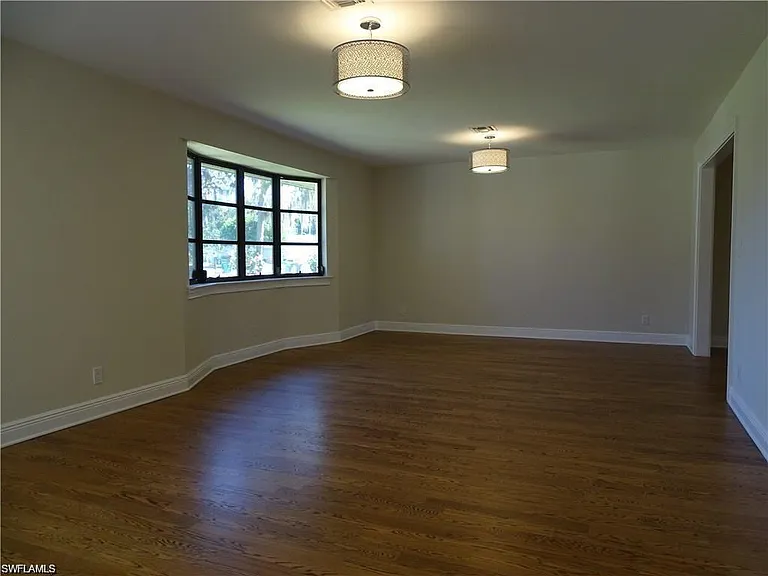 3043 Round Table Ct — Photo 9
