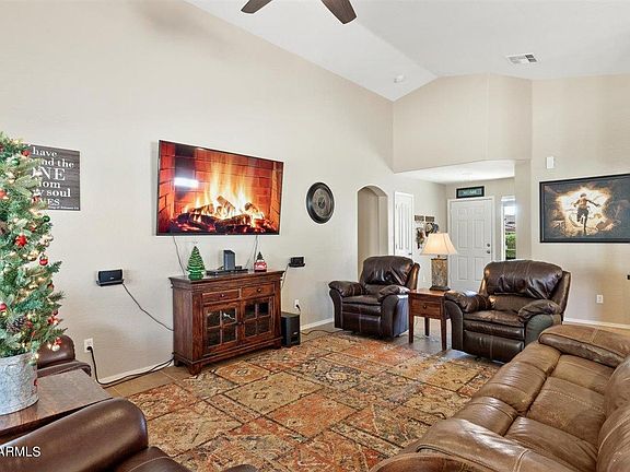 3rd image of 150 S Lucia Ln