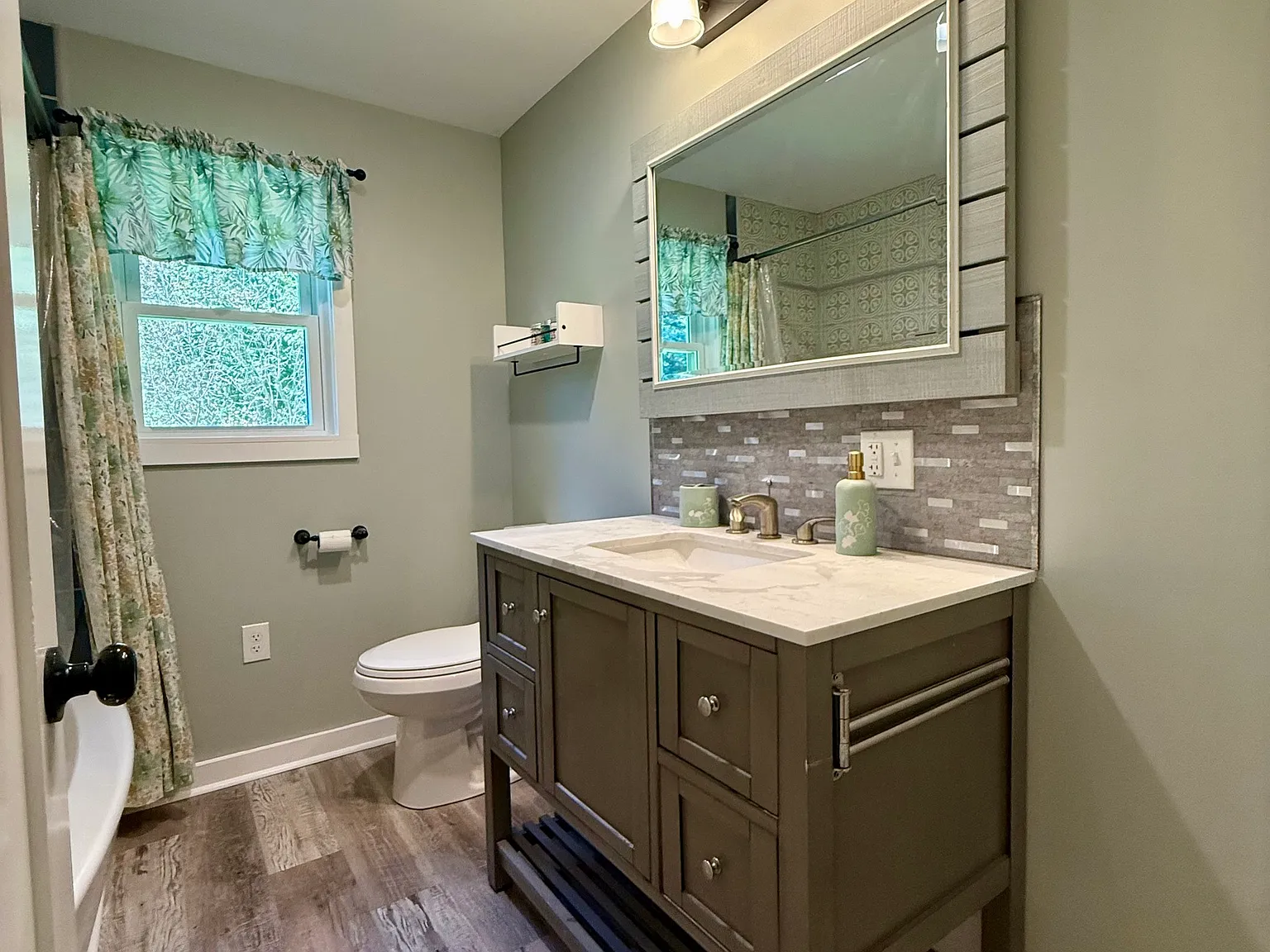 2 bed, 1.0 bath, 720 sqft, $2,500 — Photo 3