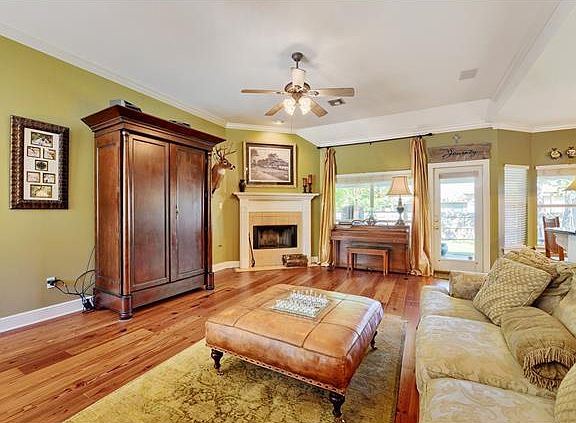 4th image of 125 Golden Meadow Dr