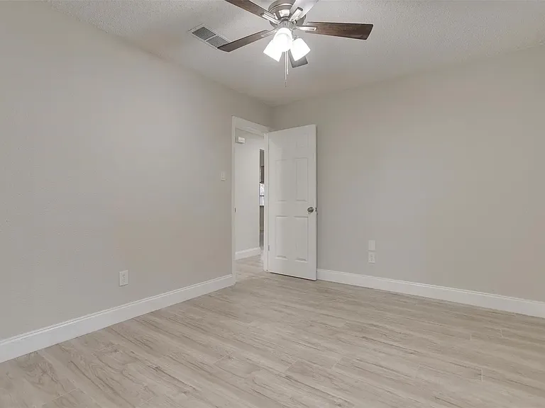 6105 Judy Ct — Photo 6