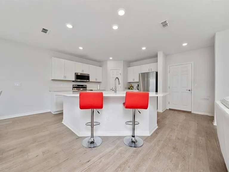 18 Polermo Ave — Photo 5