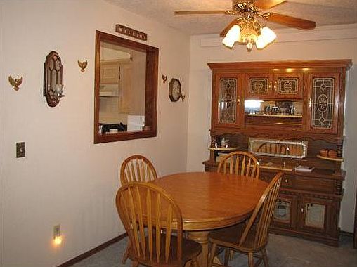 3rd image of 34 Melinda Ln
