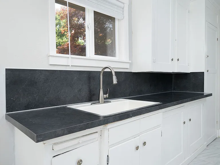 Columbia Court Apartments — Photo 12