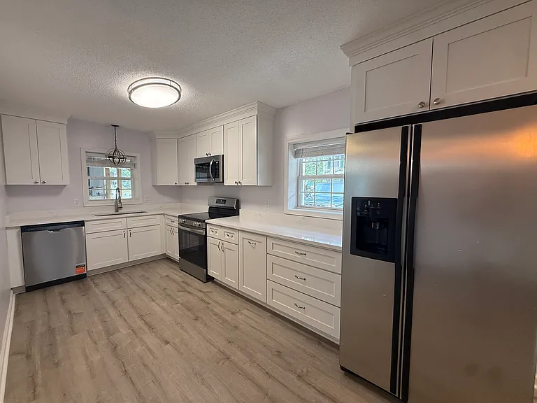 120 N Pinewood Dr #1 — Photo 6
