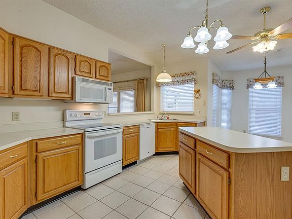 3rd image of 2120 Clearwater Trl