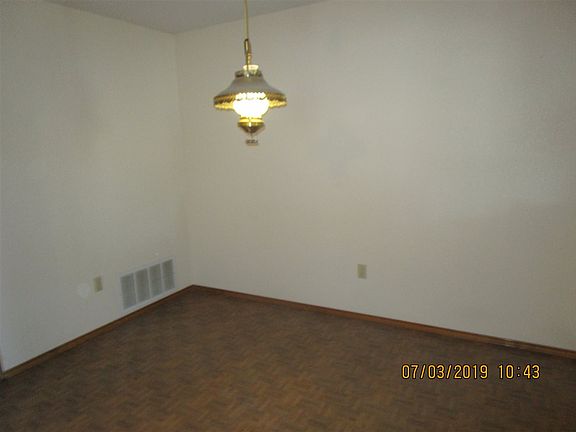 5th image of 902 Sherwood Dr