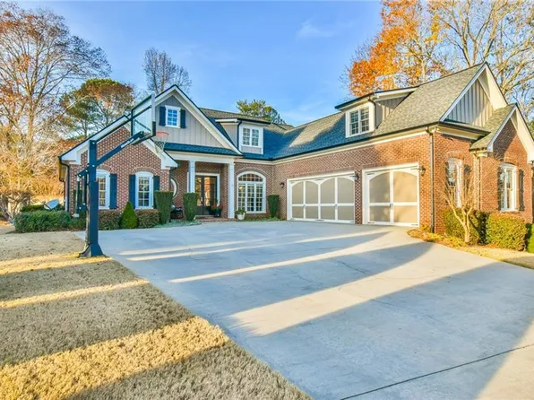 4586 Broadwell Cir, Flowery Branch, GA 30542