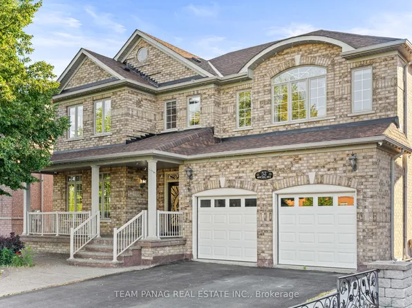 52 Mount Royal Cir, Brampton, ON L6P 2K4