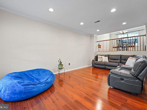 4th image of 6265 Oaklawn Ln