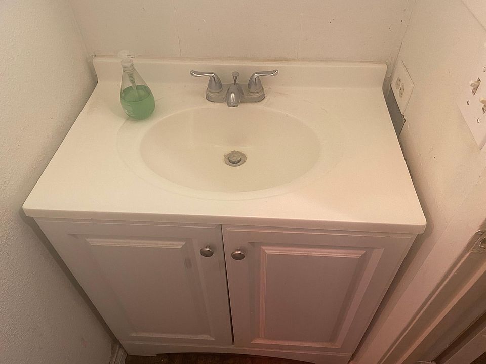 1st image of 734 Barchester Dr