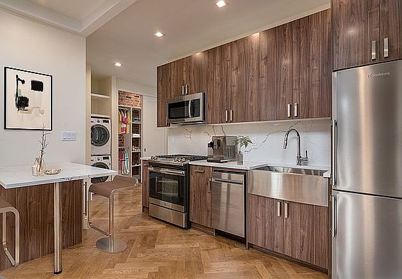 2nd image of 921 Washington Ave #784