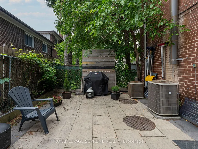 6127 Steeles Ave W — Photo 20