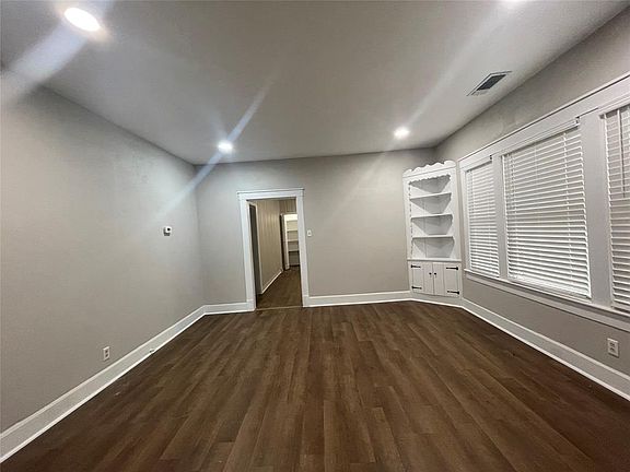 4th image of 1749 University Blvd