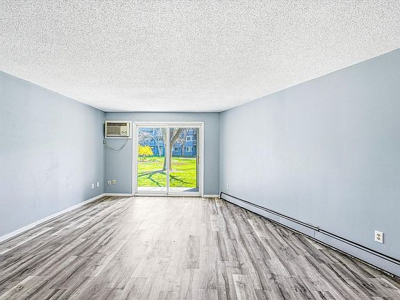 5th image of 2930 Blaisdell Ave APT 128