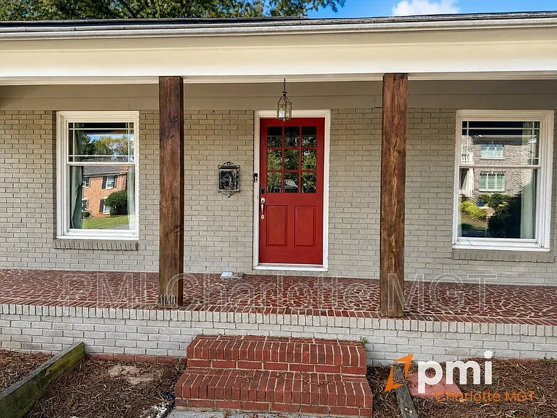 3 bed, 2.0 bath, 2503 sqft, $4,500 — Photo 4