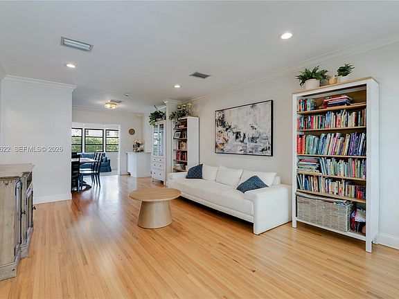 5th image of 466 Loretto Ave