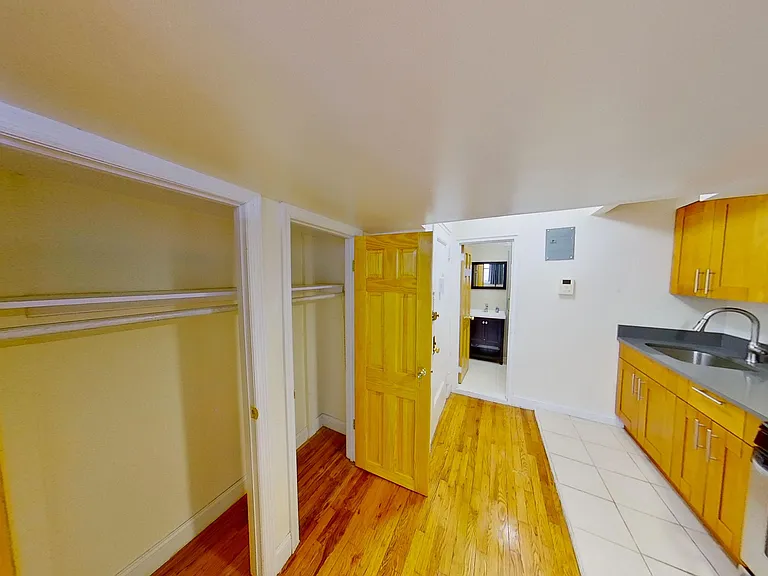 326 E 25th St #5D — Photo 2