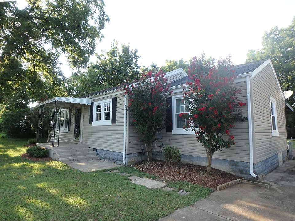 1st image of 713 Meadowlane Dr