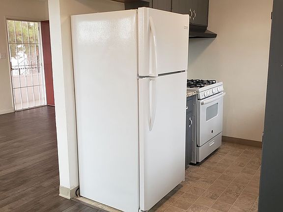 5th image of 4450-52 Rosebud Ln #4452D