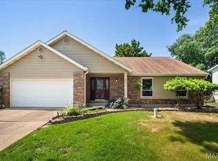 221 Greiner Ct, Ballwin, MO 63021