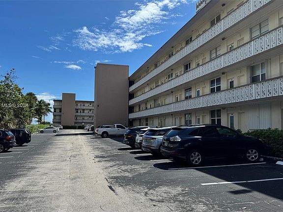 4th image of 1936 S Ocean Dr APT 8D