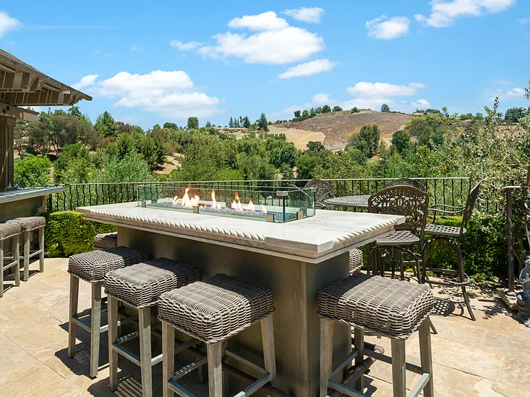4358 Cresthaven Dr — Photo 47
