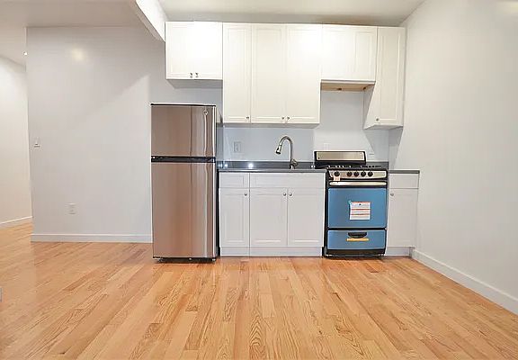 4th image of 561 W 161st St #1A