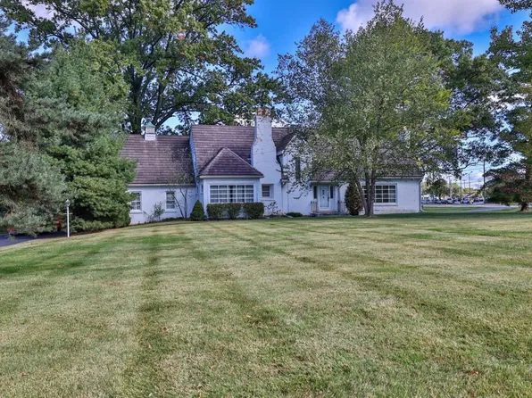 910 N Hill Ln, Cincinnati, OH 45224