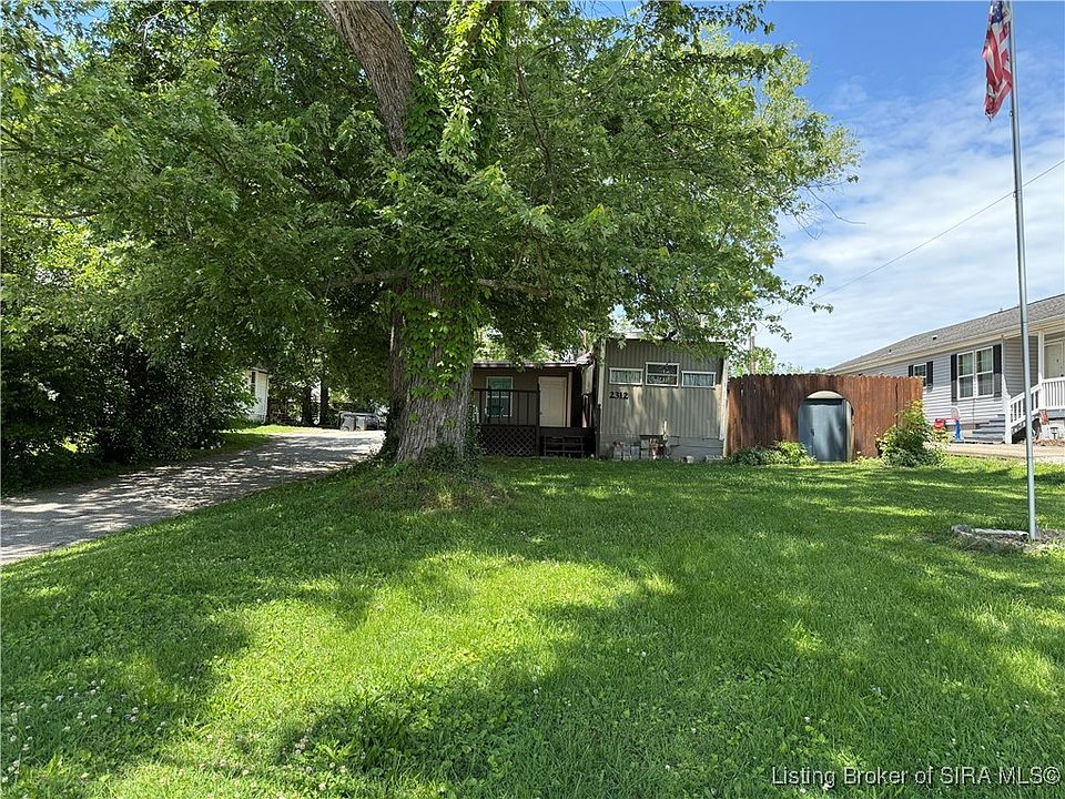 2nd image of 2312 Corydon Pike
