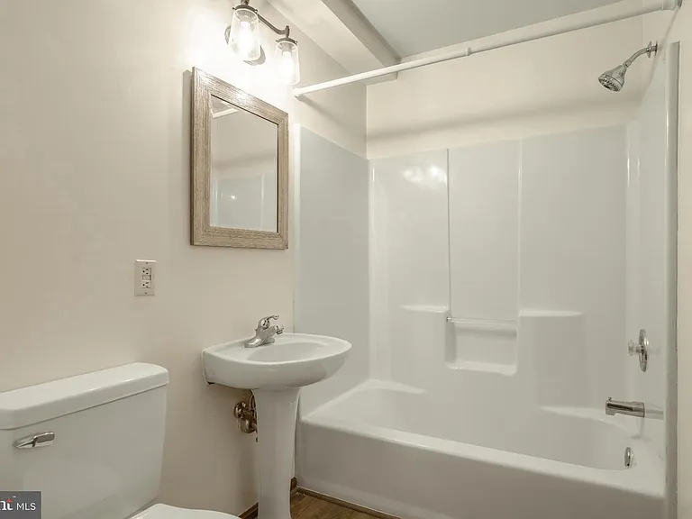 22397 Armstrong Dr — Photo 42