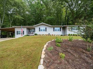 8623 Emerald Lake Dr E, Pinson, AL 35126