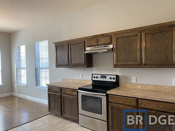 4th image of 15623 Gatsby Ln