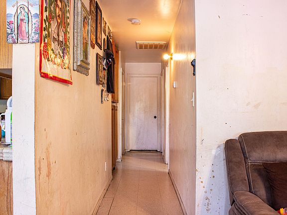 4th image of 217 San Pedro St