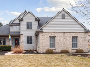21439 Winding Creek Dr, South Lyon, MI