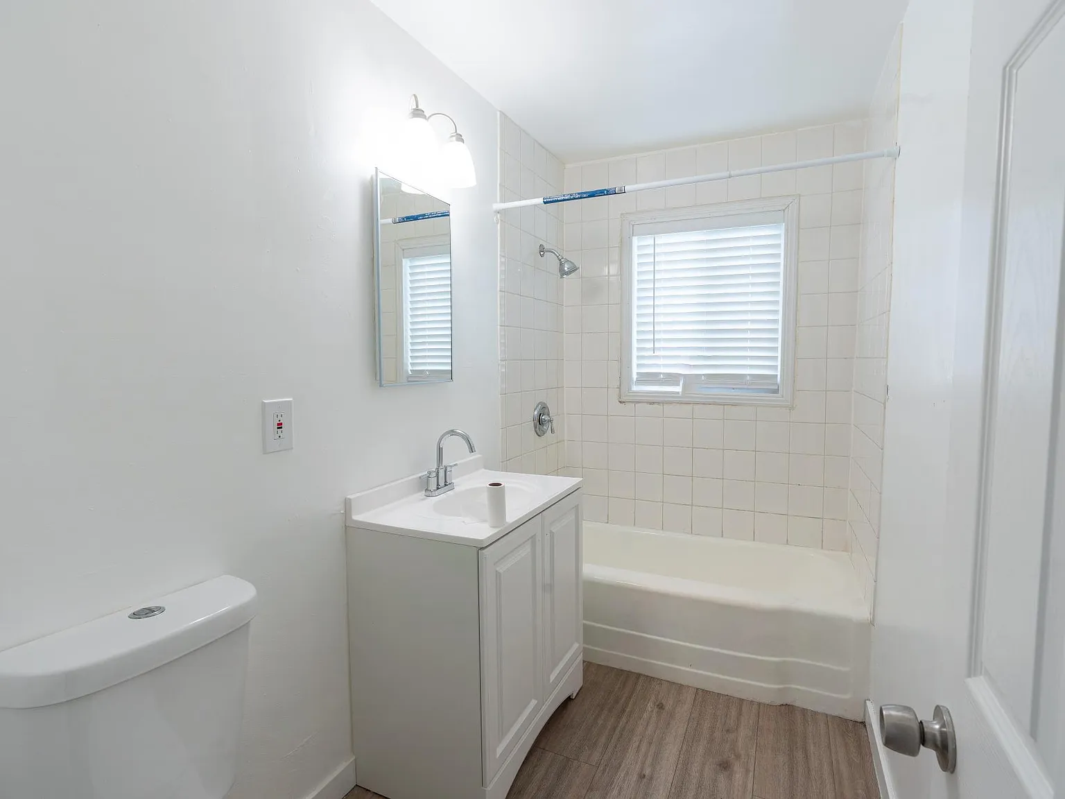 3 bed, 950 sqft, $2,750 — Photo 2
