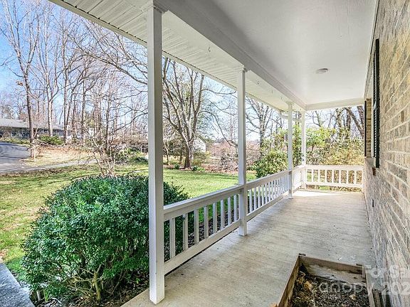 5th image of 25 Apple Creek Ln