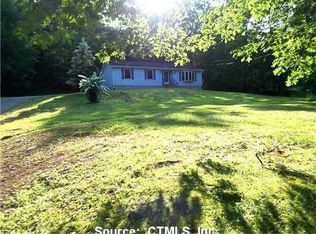 412 Fabyan Rd, North Grosvenordale, CT 06255