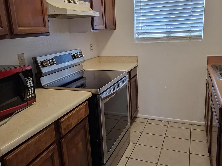 1345 E Campbell Ave #6 — Photo 2