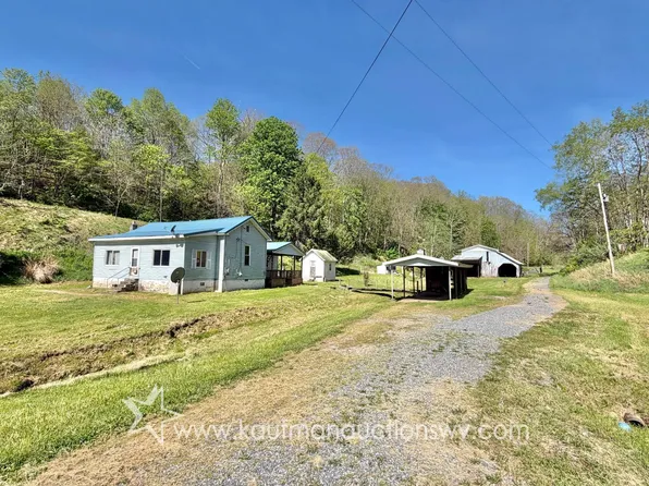 5889 Oxford Rd, West Union, WV 26456