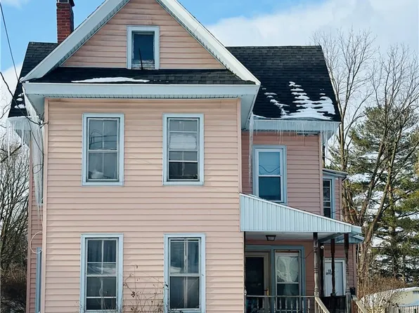 15 Garrow St, Auburn, NY 13021