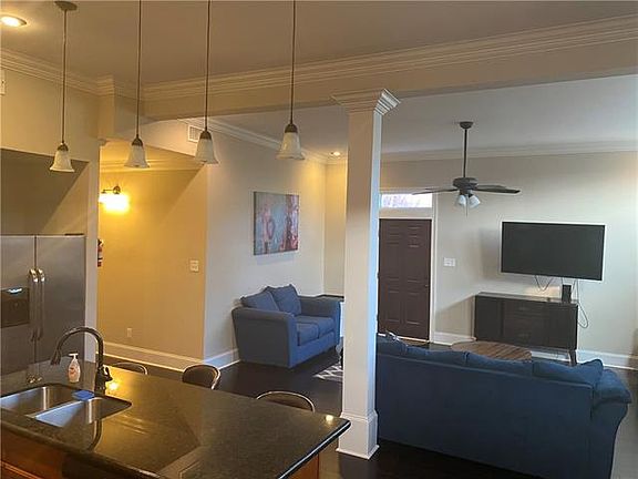 2nd image of 2703 Amelia St #1