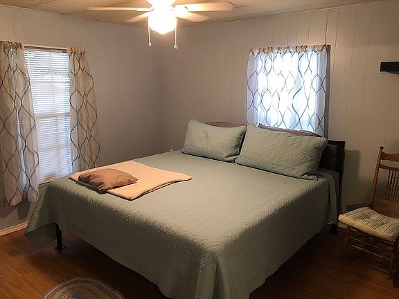 4th image of 452 River Bend Dr