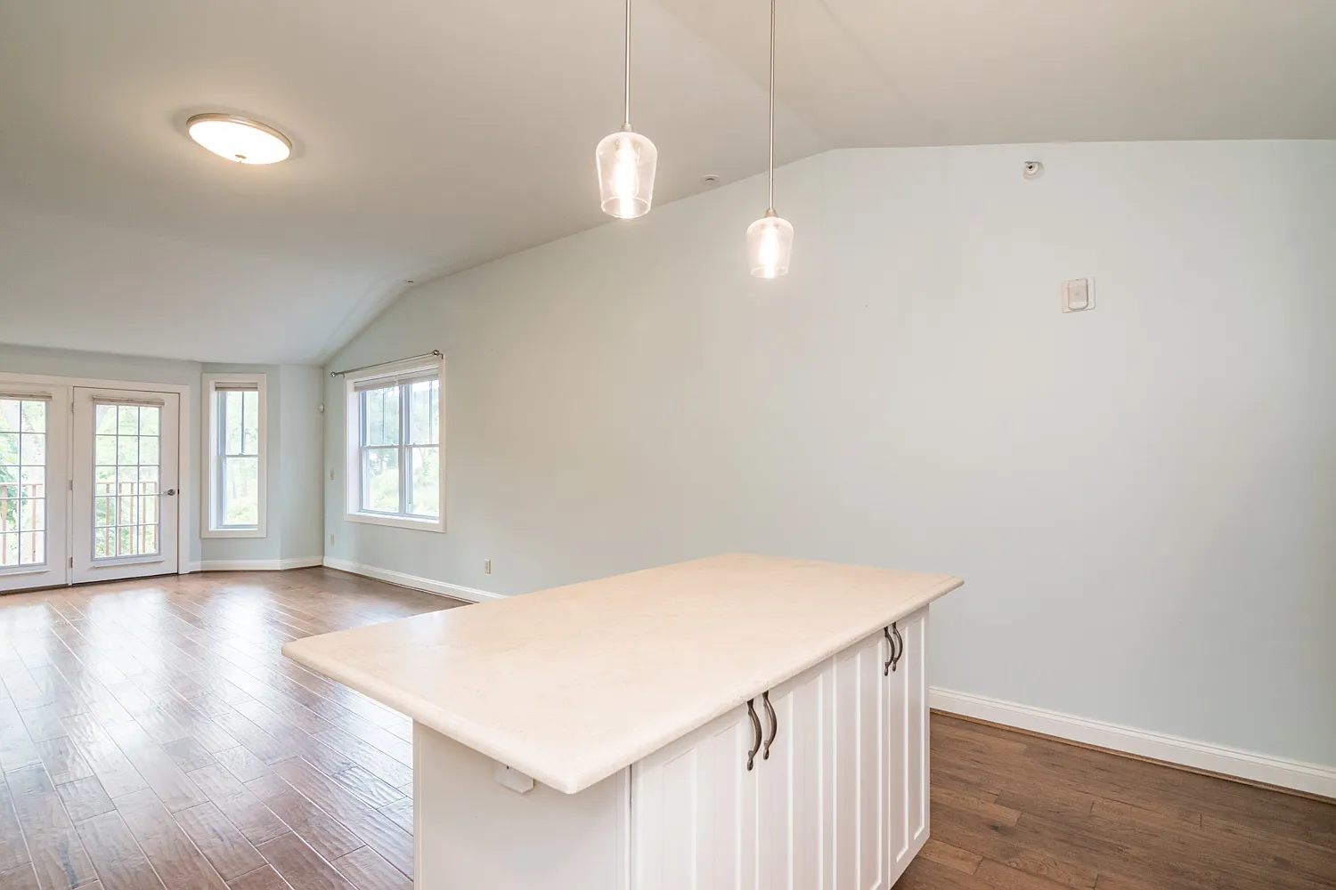 2 bed, 1329 sqft, $2,750 — Photo 4