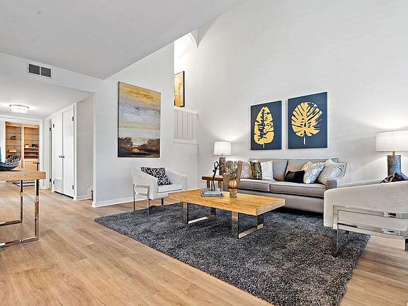 5th image of 273 Casitas Bulevar