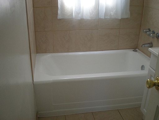 2nd image of 1357 Elm Ave APT 18