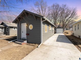 818 N Sherman Ave, Sioux Falls, SD 57103